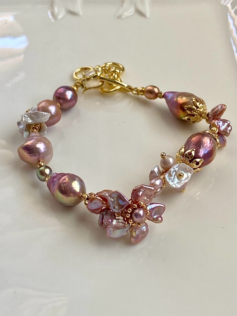 B180-Handmade High Quality Flower Pearl And Metallic Avocado Pearl Bracelet - Picture 16 of 16